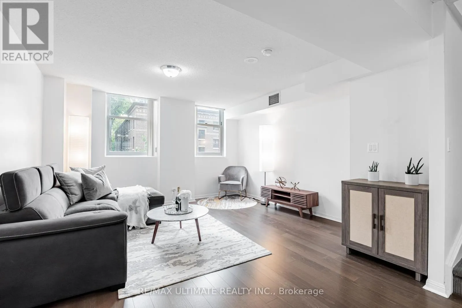 311 - 11 ST JOSEPH STREET
