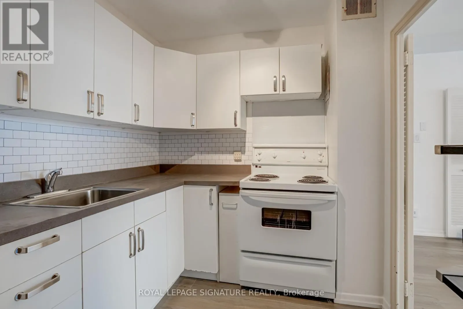 401 - 60 MONTCLAIR AVENUE