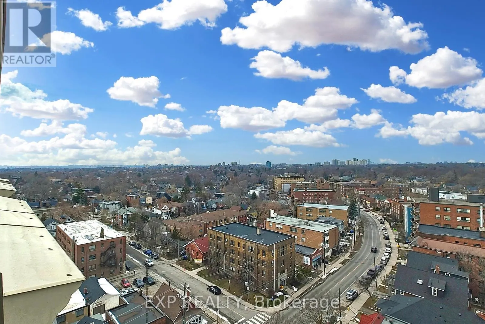PH6 - 15 MAPLEWOOD AVENUE