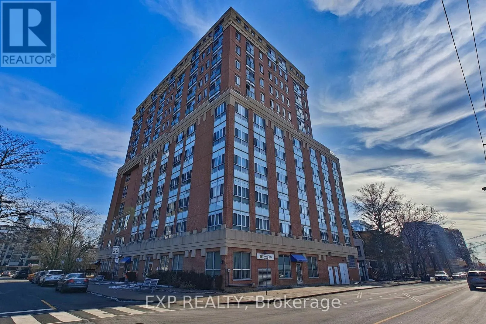 PH6 - 15 MAPLEWOOD AVENUE