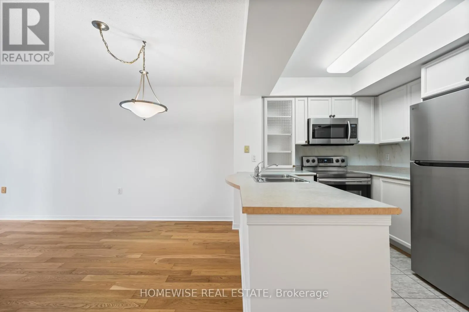 601 - 388 BLOOR STREET E