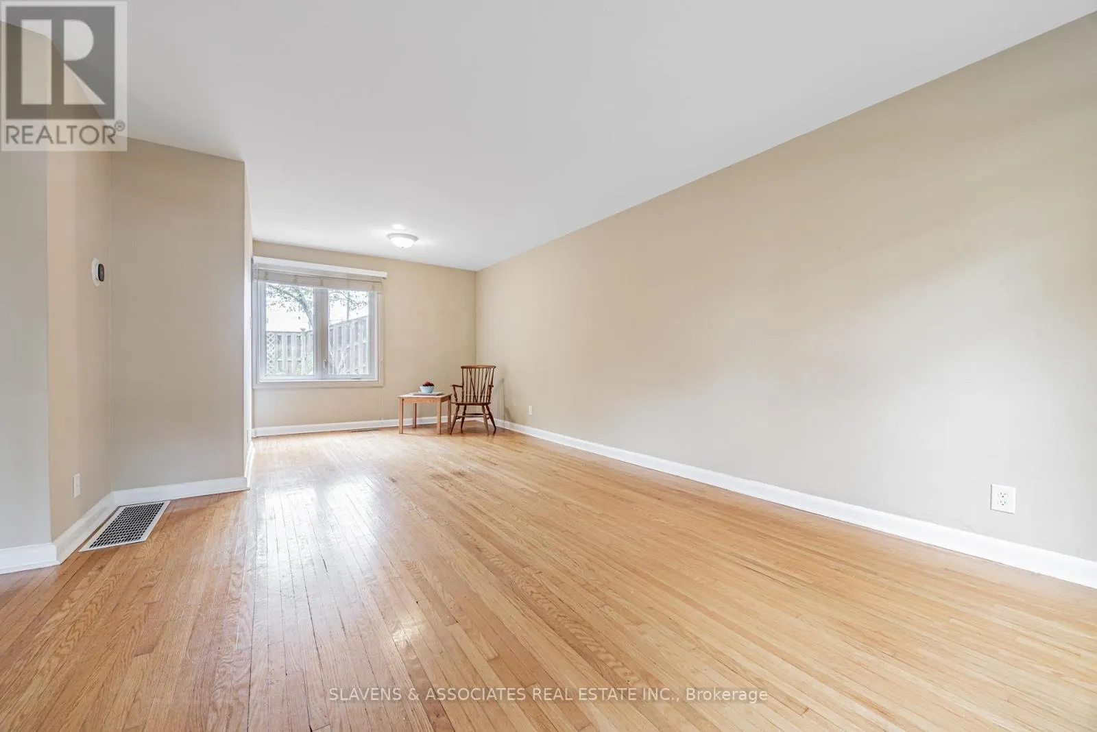 4 BURDOCK LANE