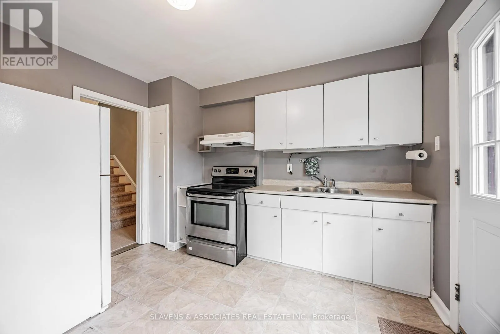 4 BURDOCK LANE