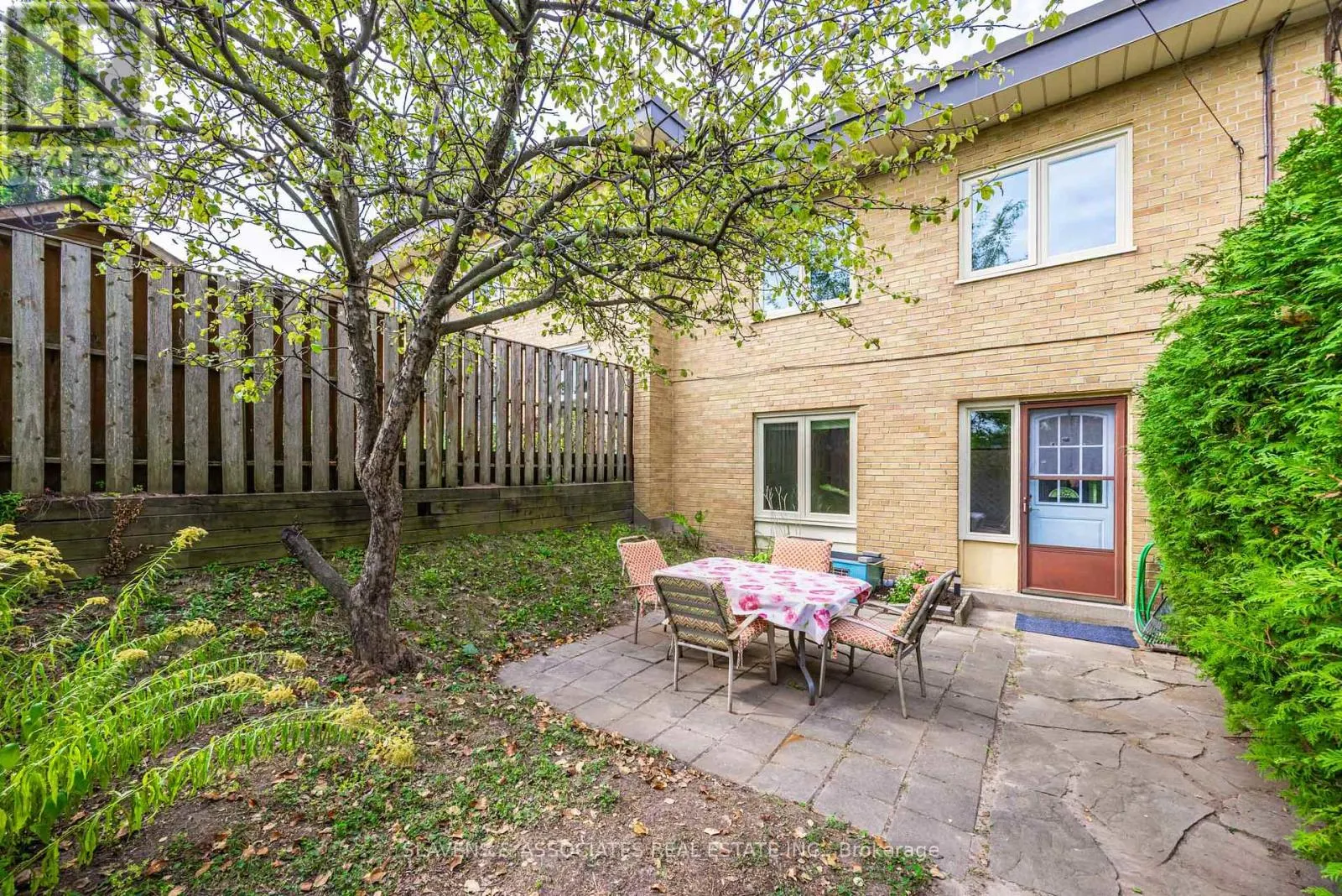 4 BURDOCK LANE