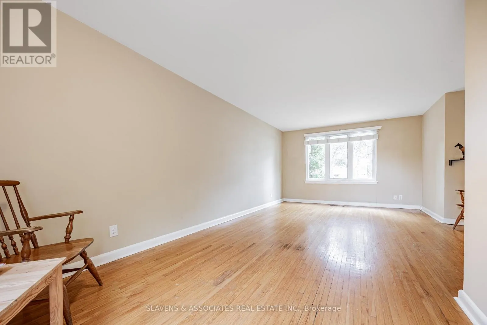 4 BURDOCK LANE