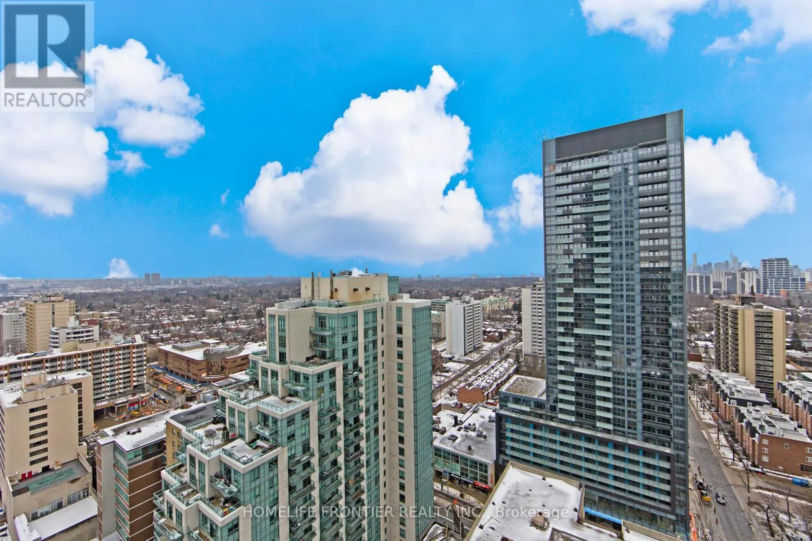2110 - 185 ROEHAMPTON AVENUE