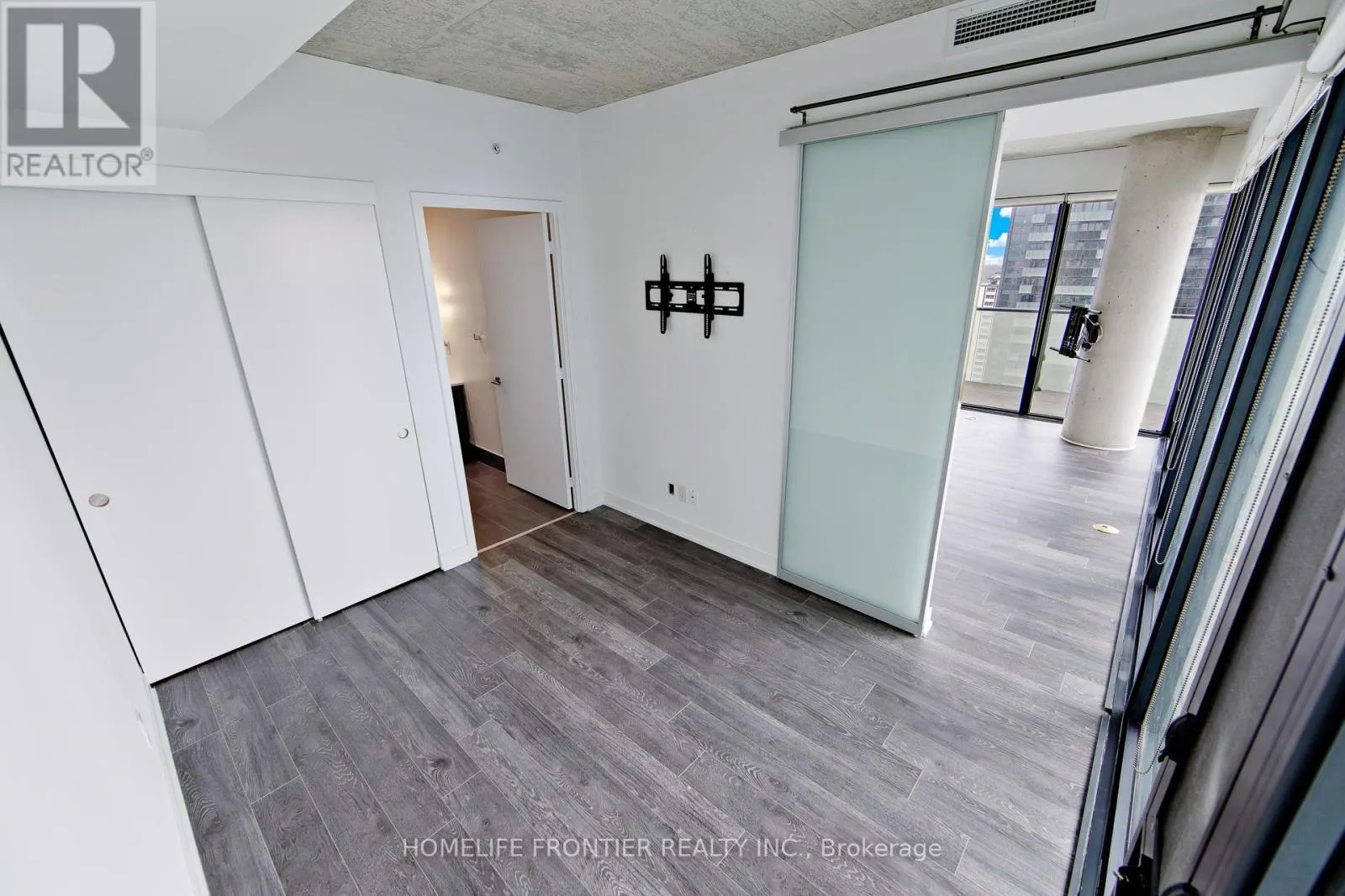 2110 - 185 ROEHAMPTON AVENUE