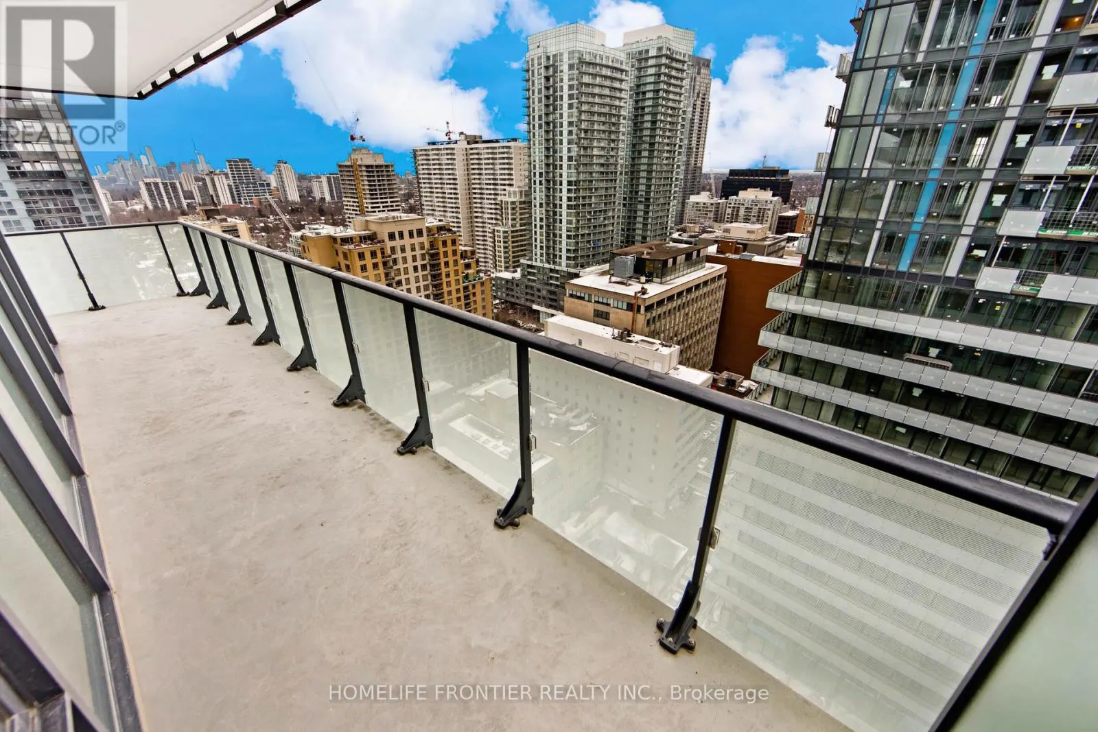 2110 - 185 ROEHAMPTON AVENUE