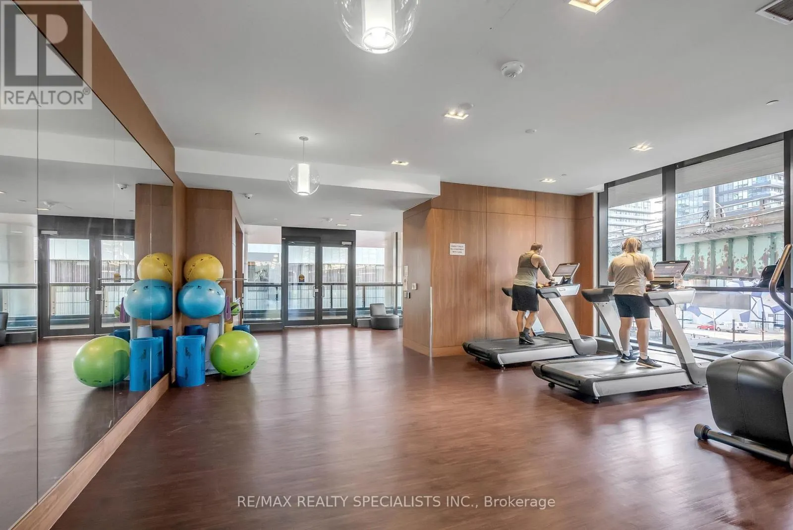 1109 - 19 BATHURST STREET