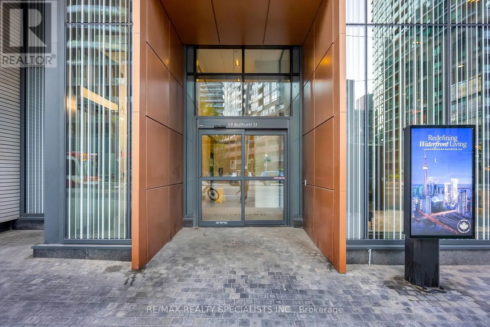 1109 - 19 BATHURST STREET