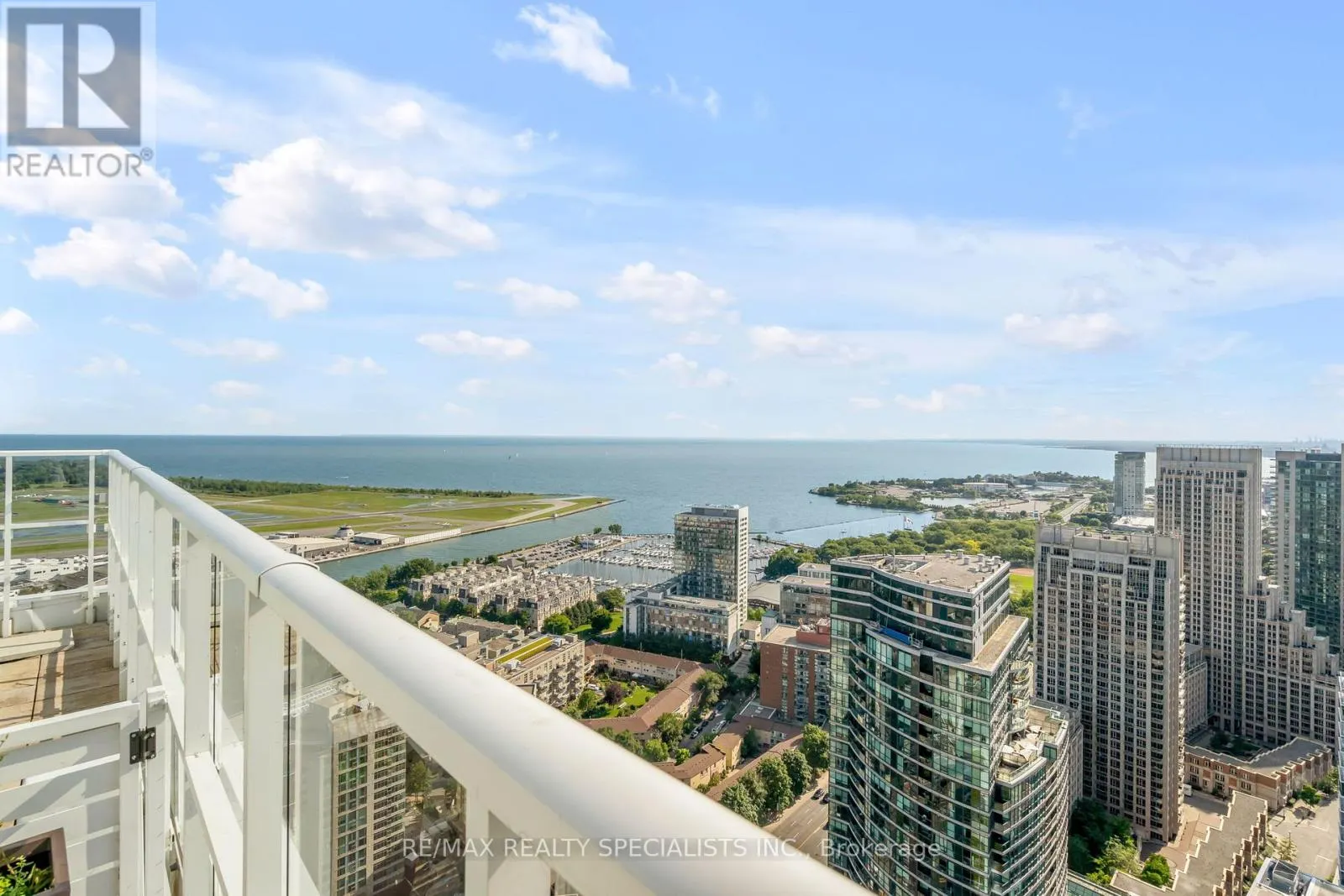 1109 - 19 BATHURST STREET