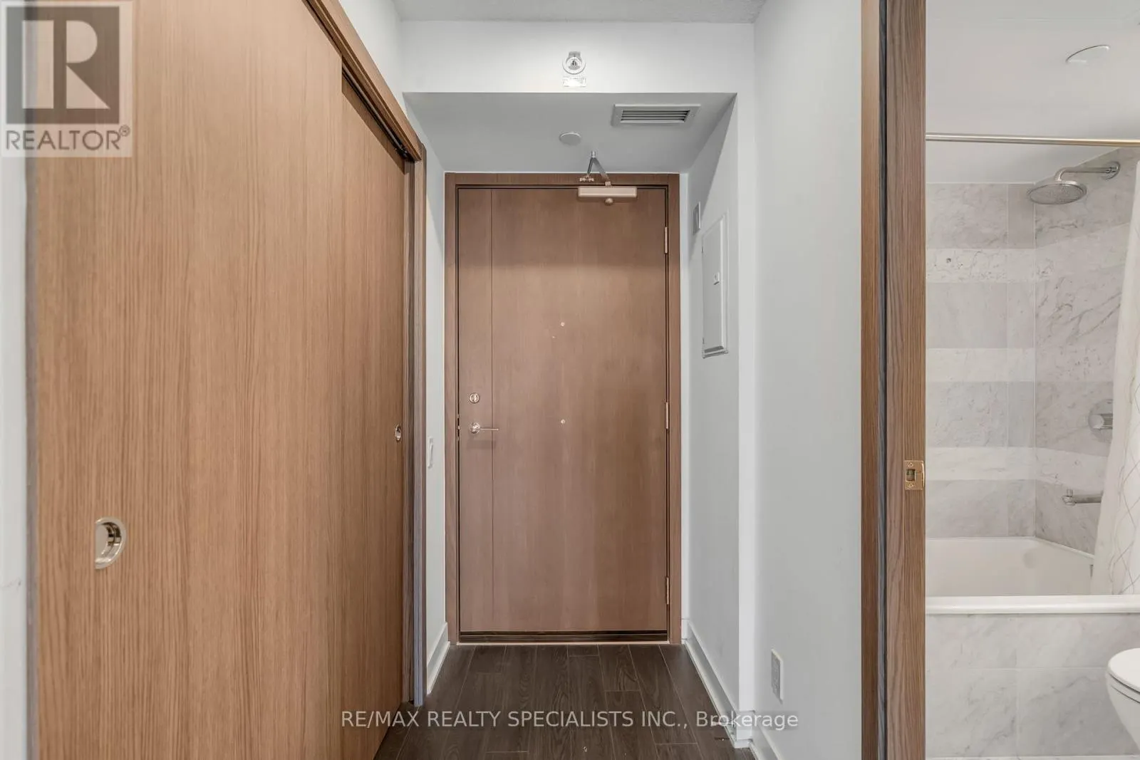 1109 - 19 BATHURST STREET