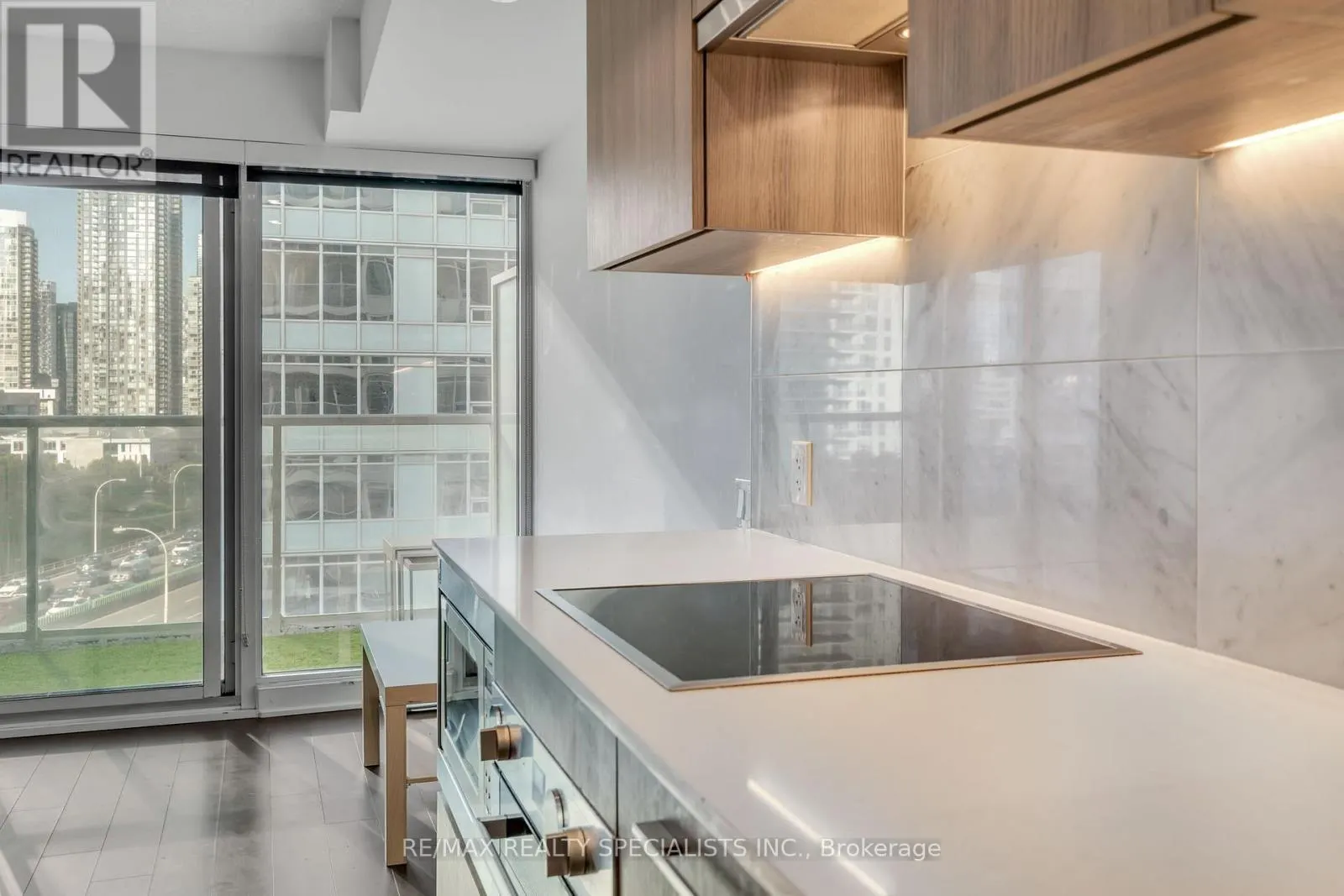 1109 - 19 BATHURST STREET
