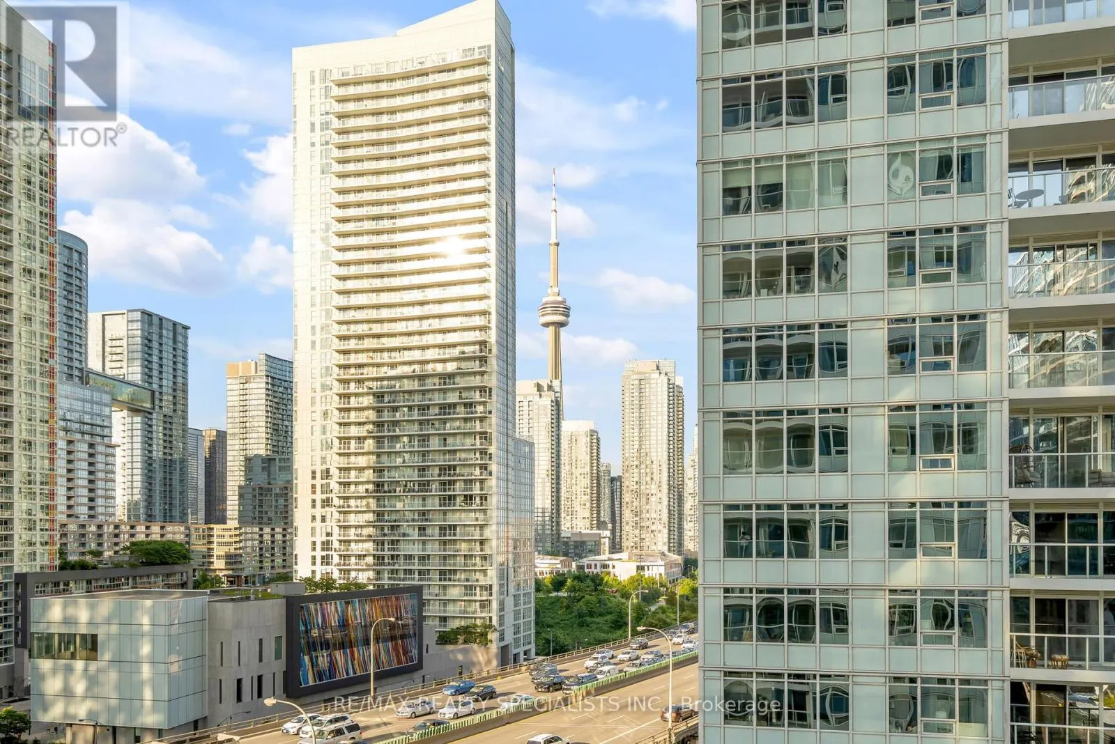 1109 - 19 BATHURST STREET