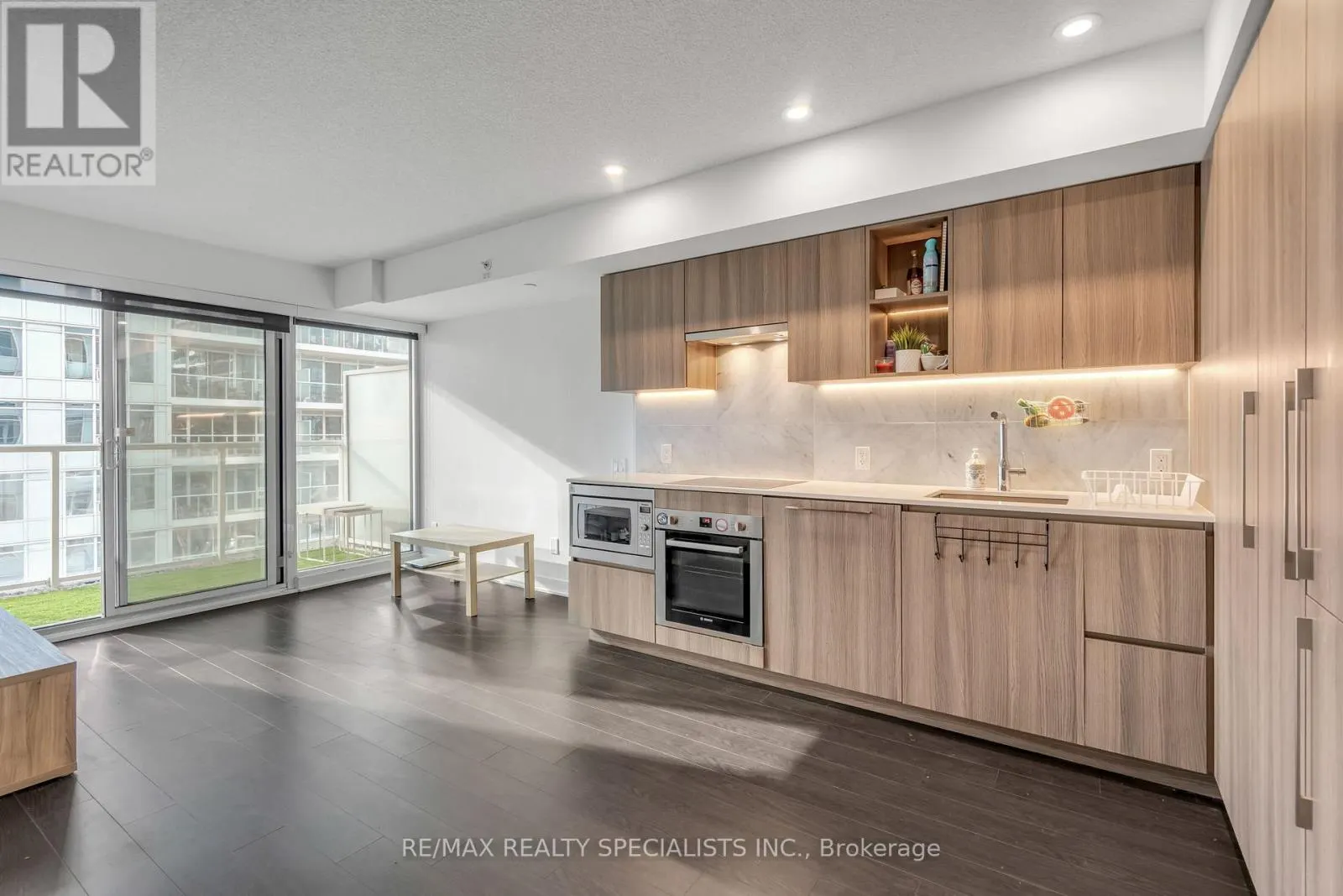 1109 - 19 BATHURST STREET