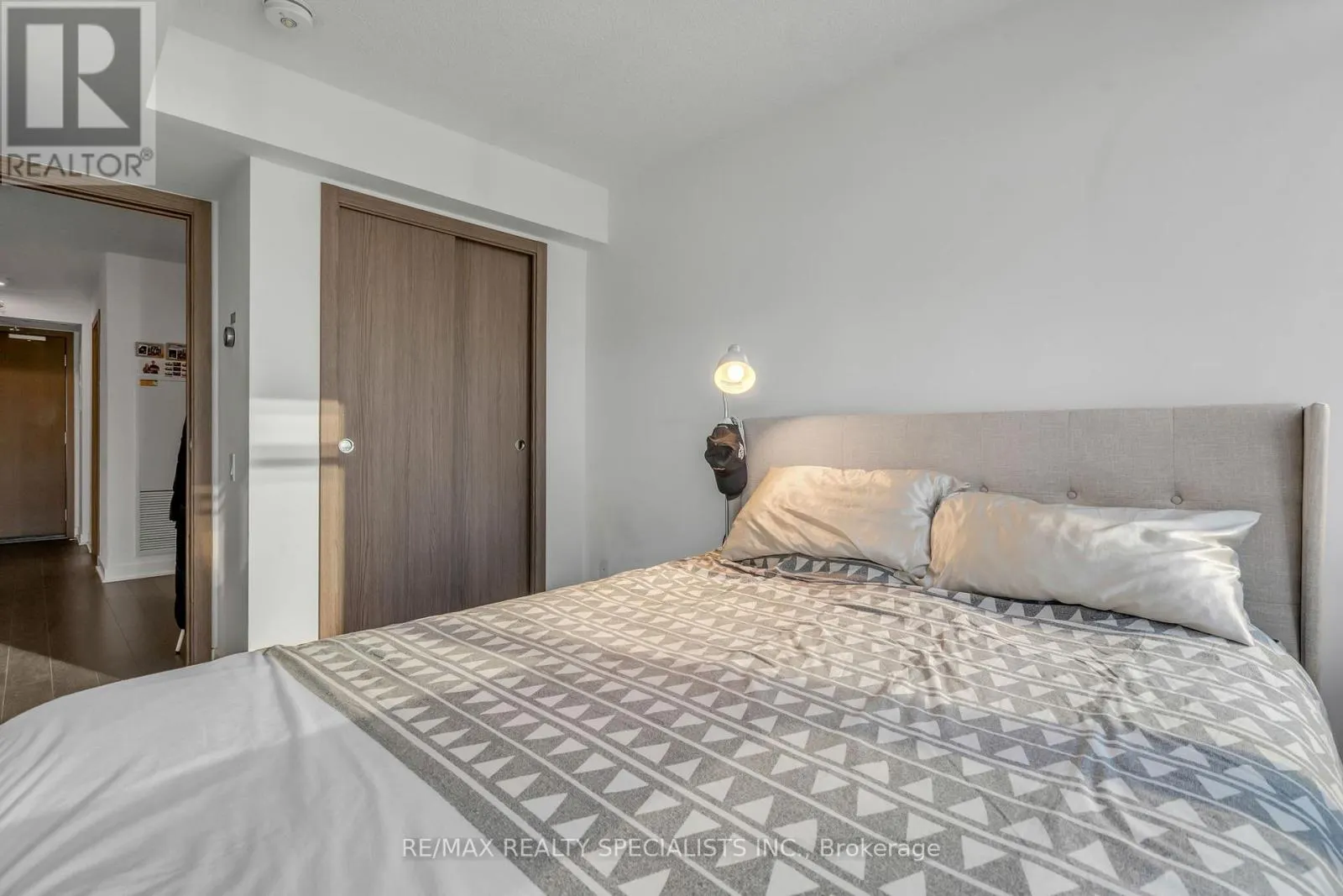 1109 - 19 BATHURST STREET