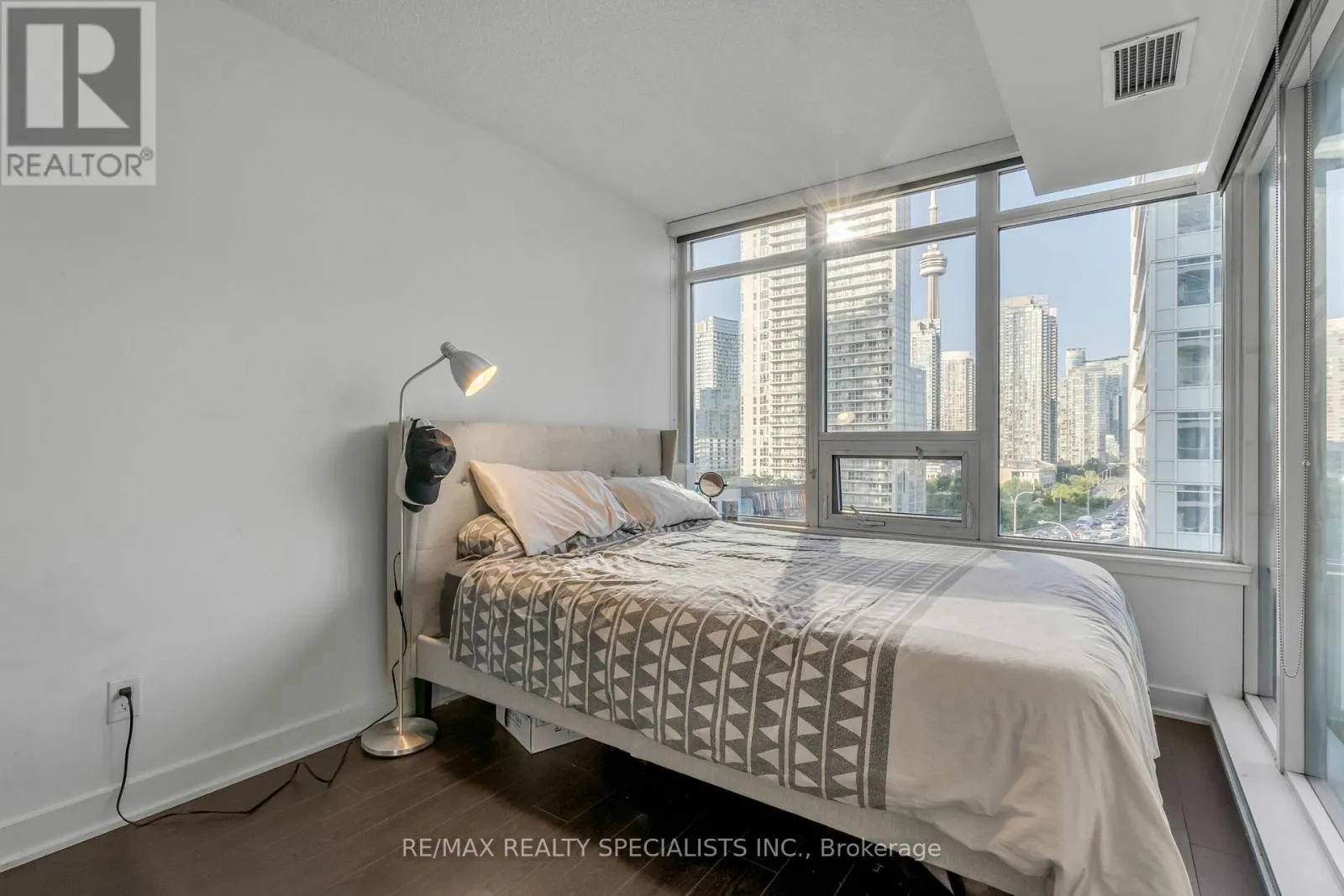 1109 - 19 BATHURST STREET