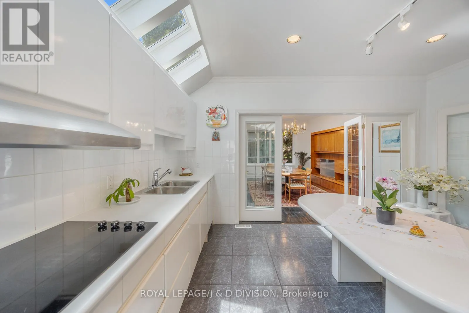 31 GEORGE HENRY BOULEVARD