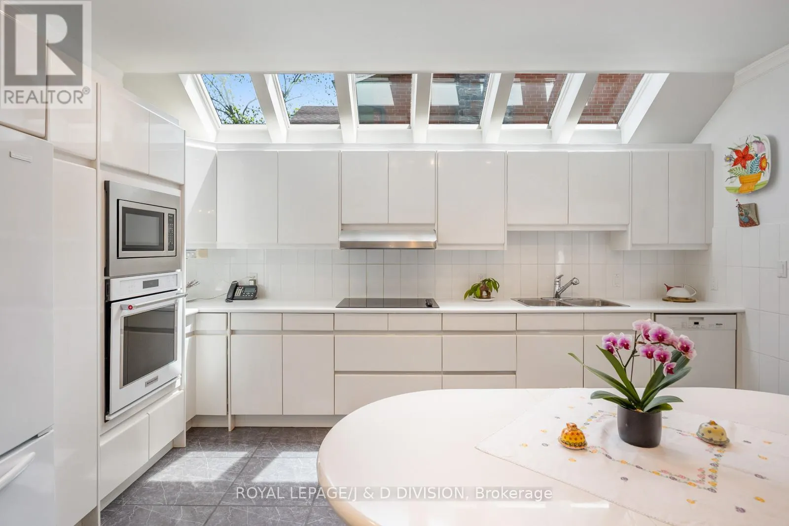 31 GEORGE HENRY BOULEVARD