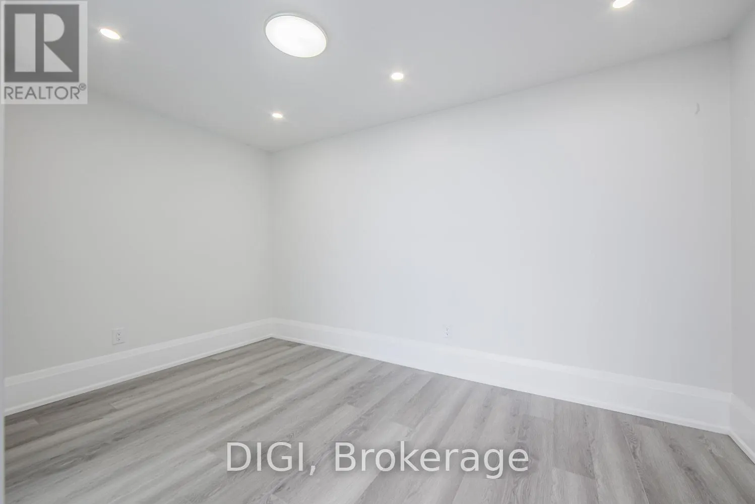 PH4 - 400 WALMER ROAD