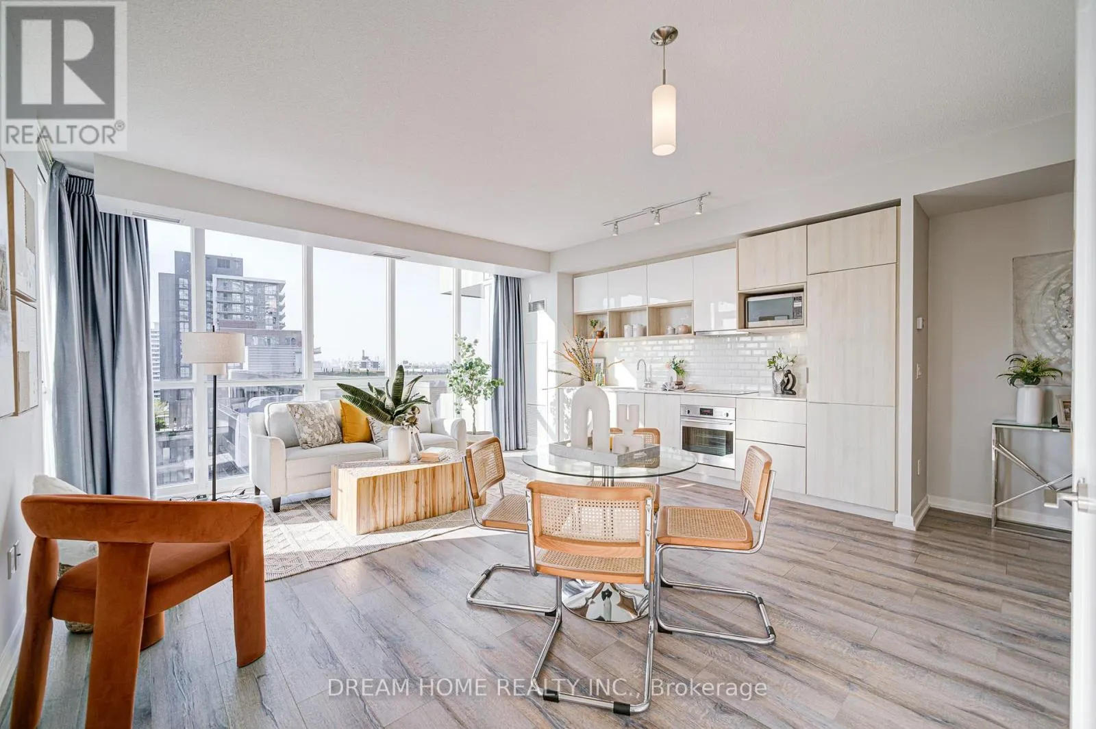 708 - 52 FOREST MANOR ROAD
