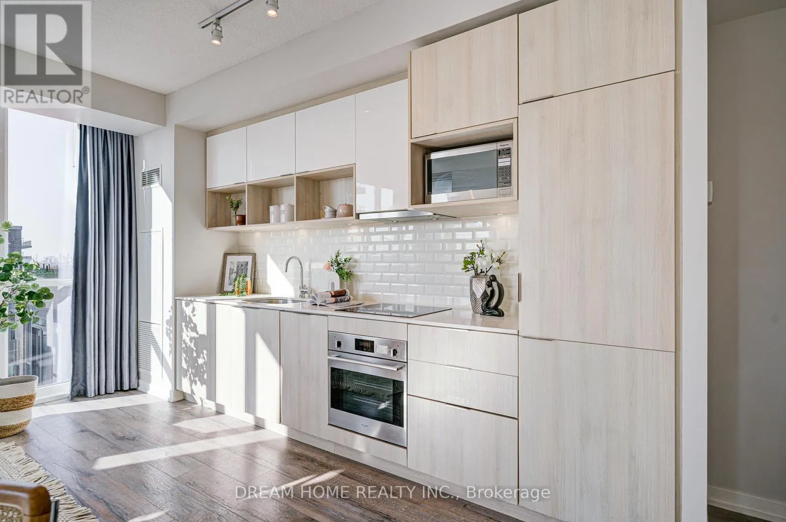 708 - 52 FOREST MANOR ROAD