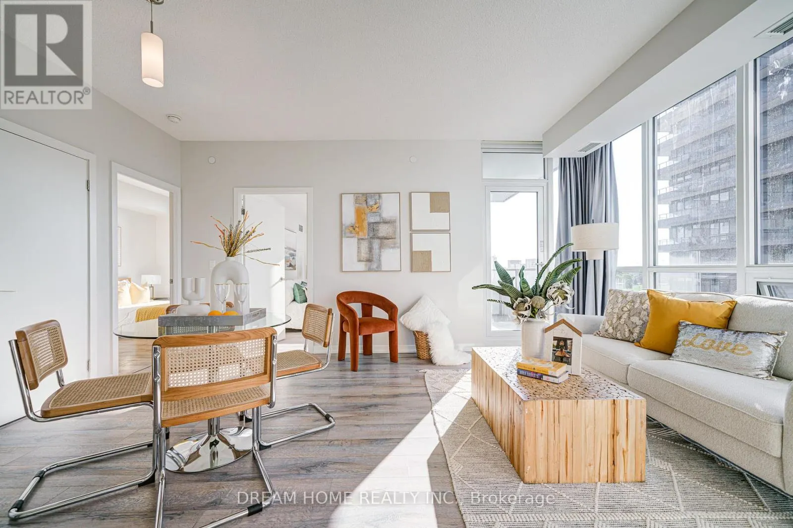 708 - 52 FOREST MANOR ROAD