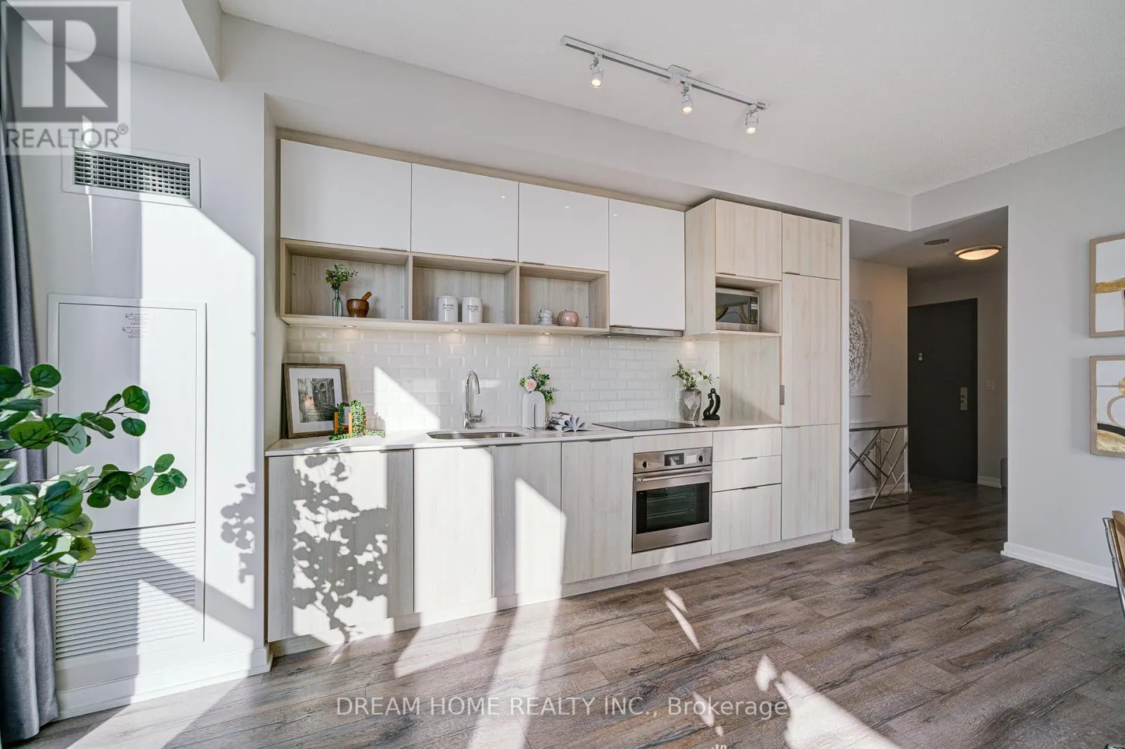 708 - 52 FOREST MANOR ROAD