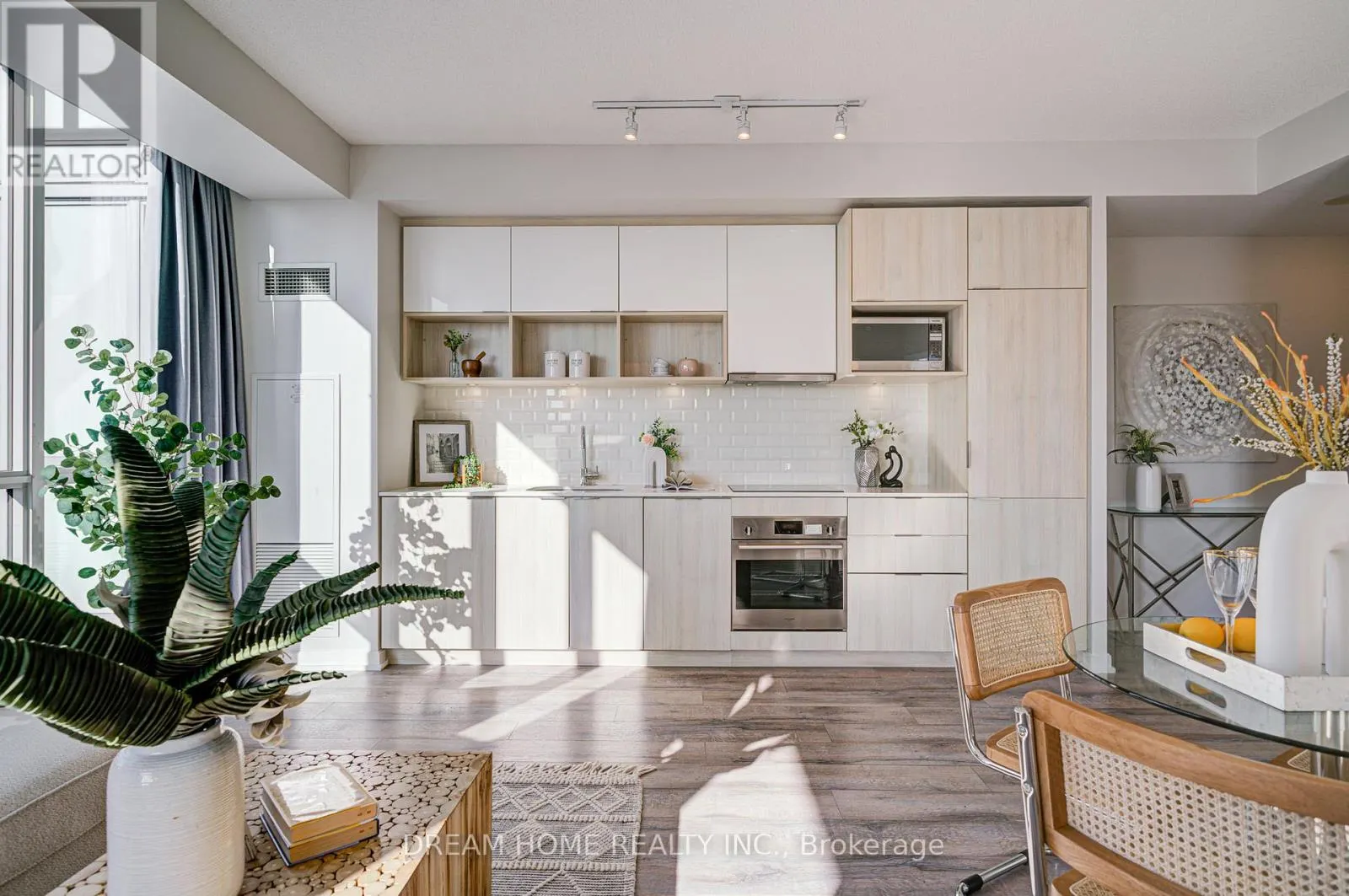 708 - 52 FOREST MANOR ROAD