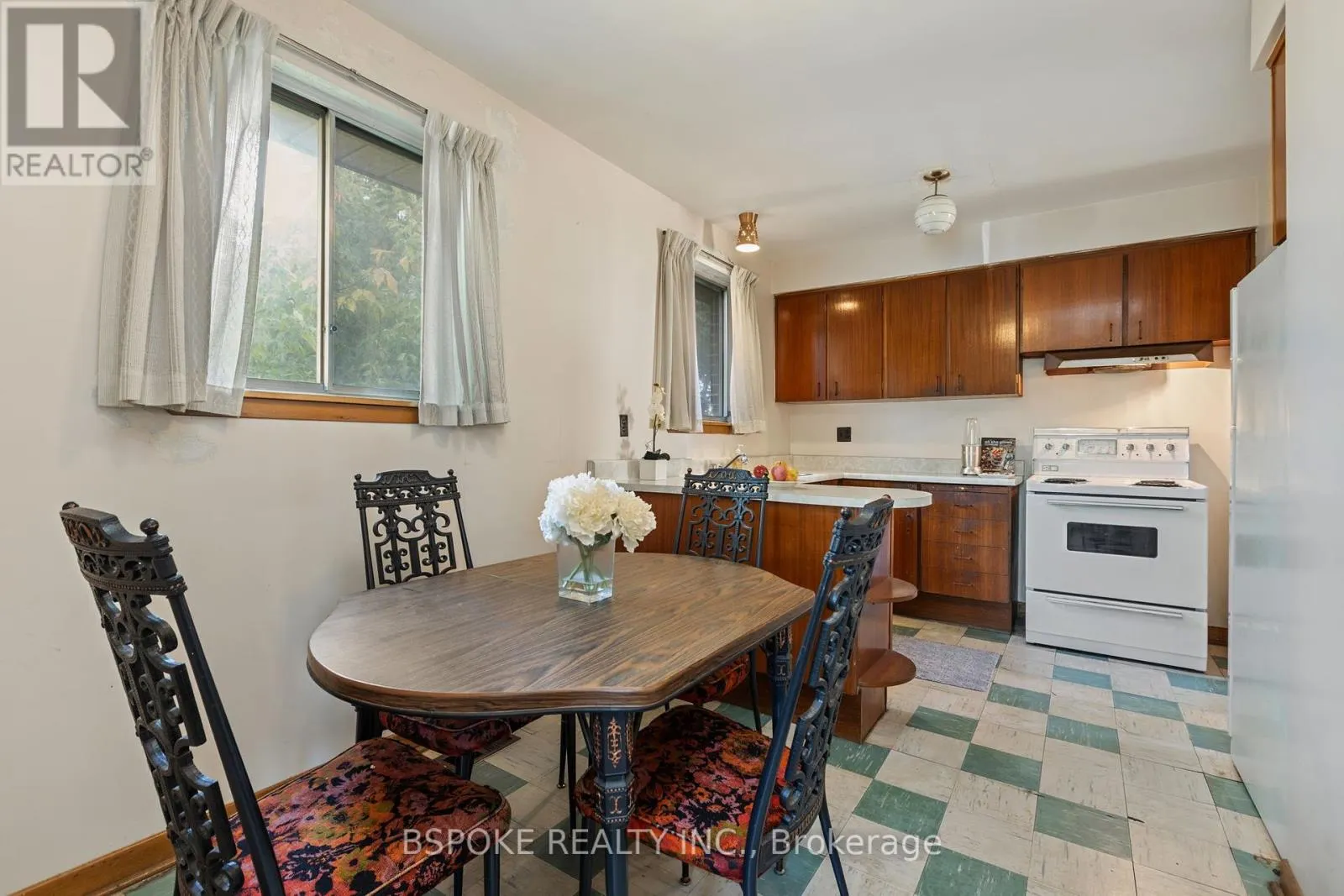 54 WARNER AVENUE