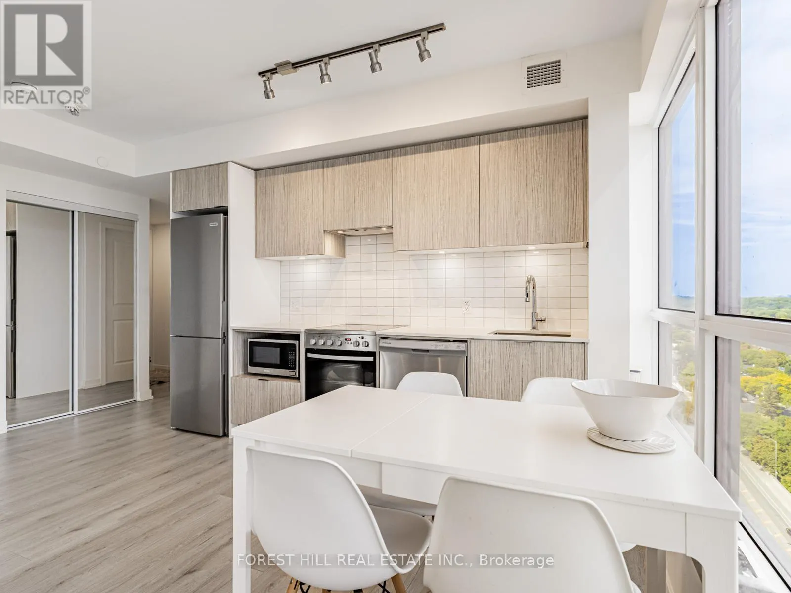 1711 - 395 BLOOR STREET E