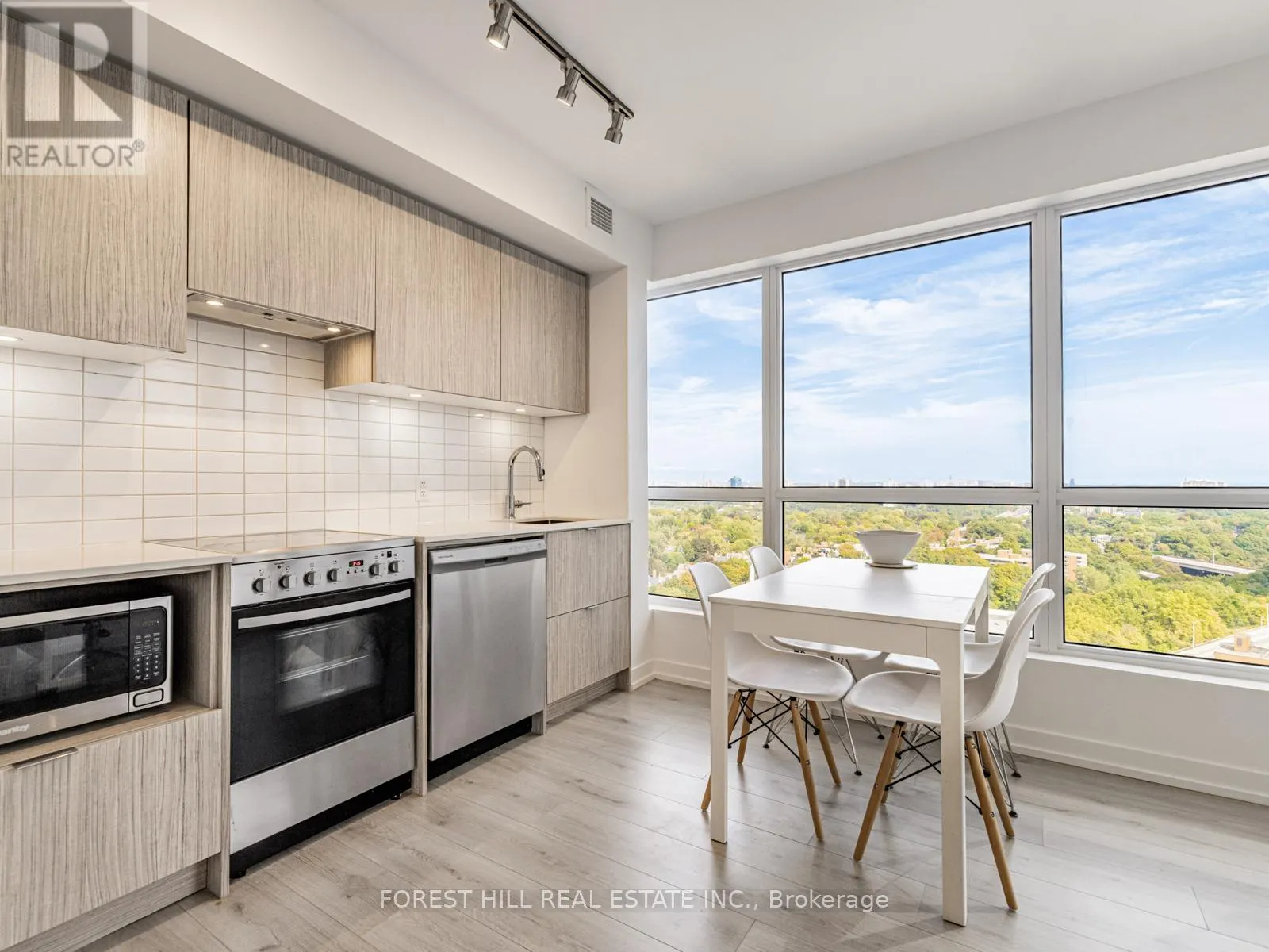 1711 - 395 BLOOR STREET E