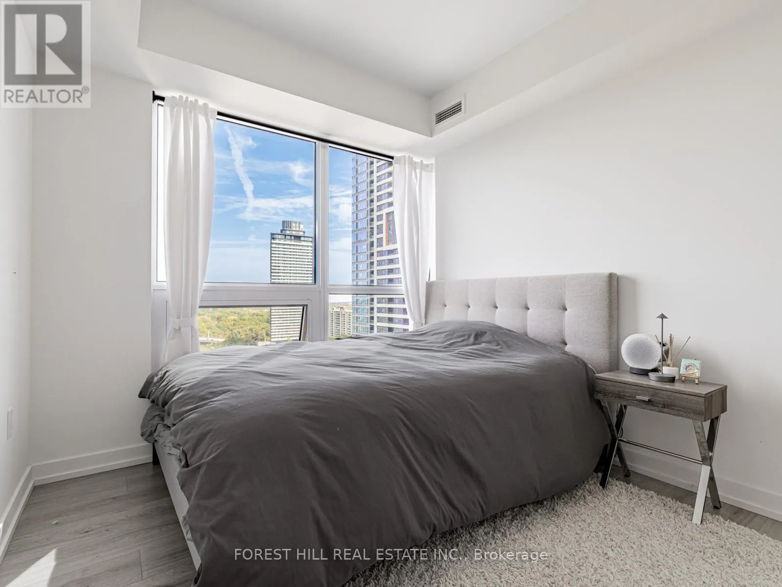 1711 - 395 BLOOR STREET E
