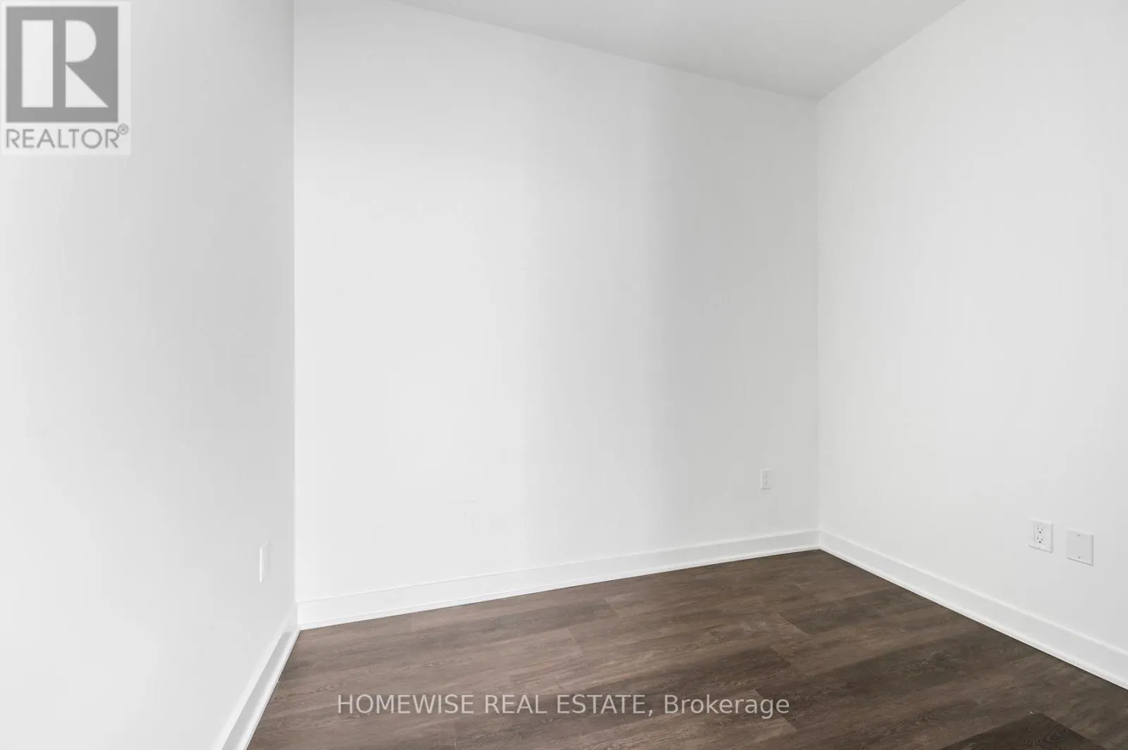 4506 - 55 CHARLES STREET E