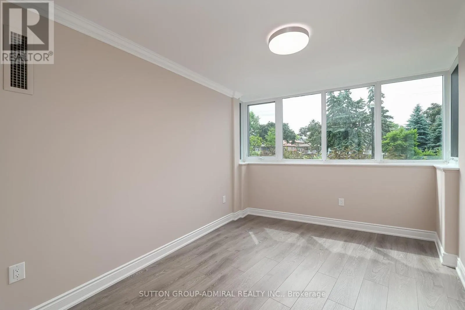 104 - 90 FISHERVILLE ROAD