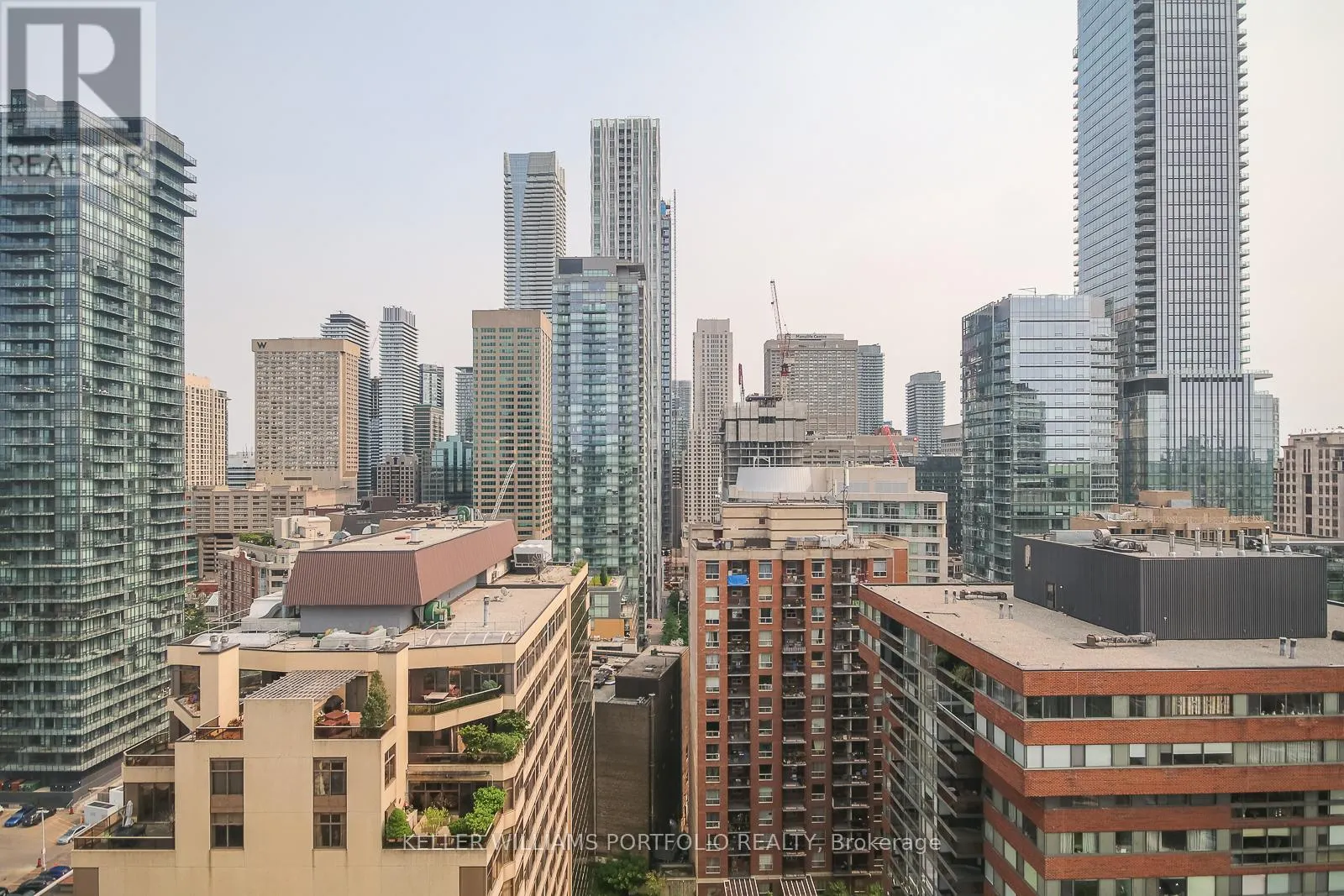 1704 - 914 YONGE STREET