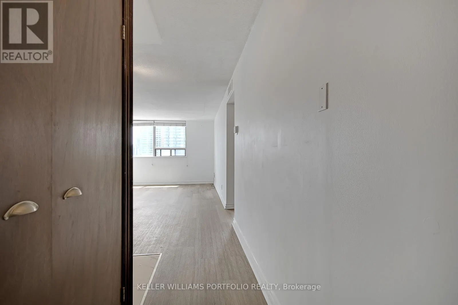 1704 - 914 YONGE STREET