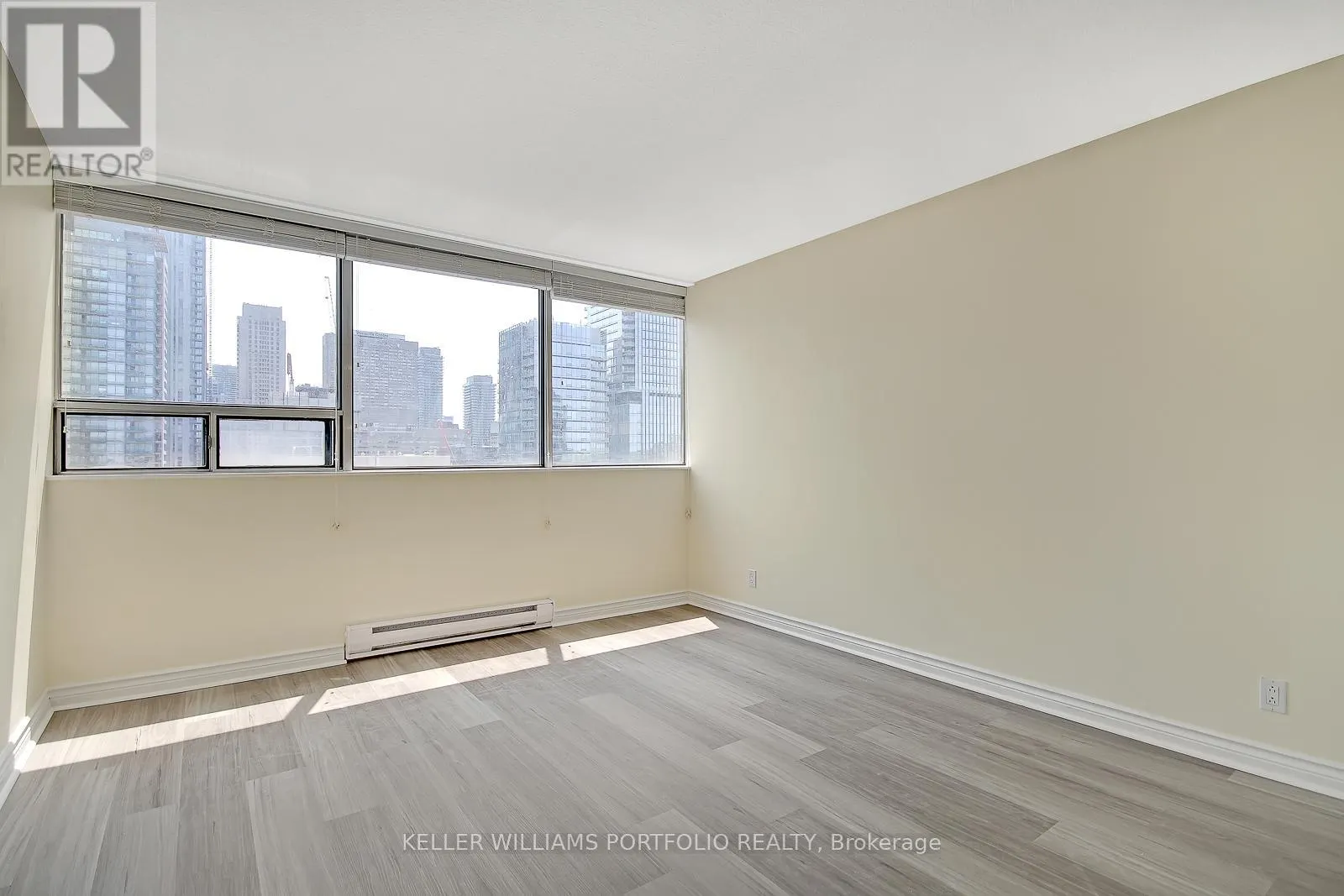 1704 - 914 YONGE STREET