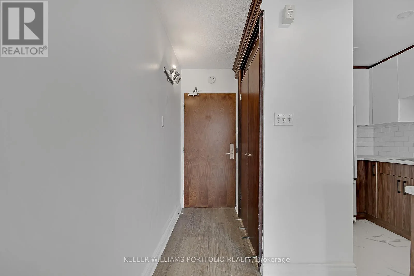 1704 - 914 YONGE STREET