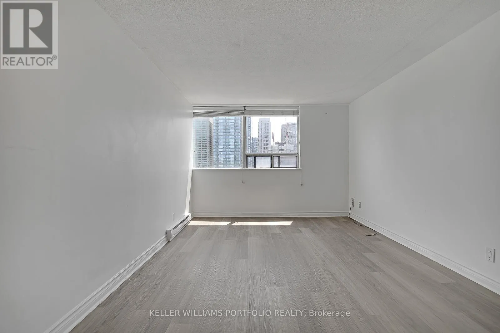 1704 - 914 YONGE STREET
