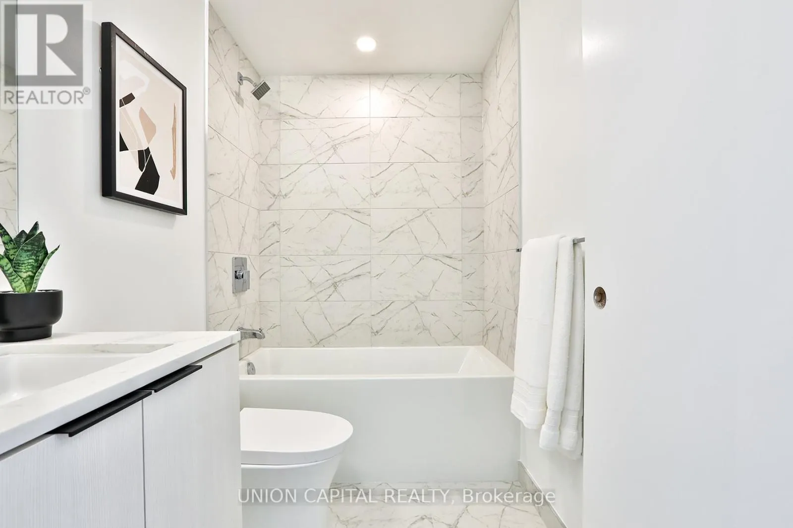 PH08 - 82 DALHOUSIE STREET
