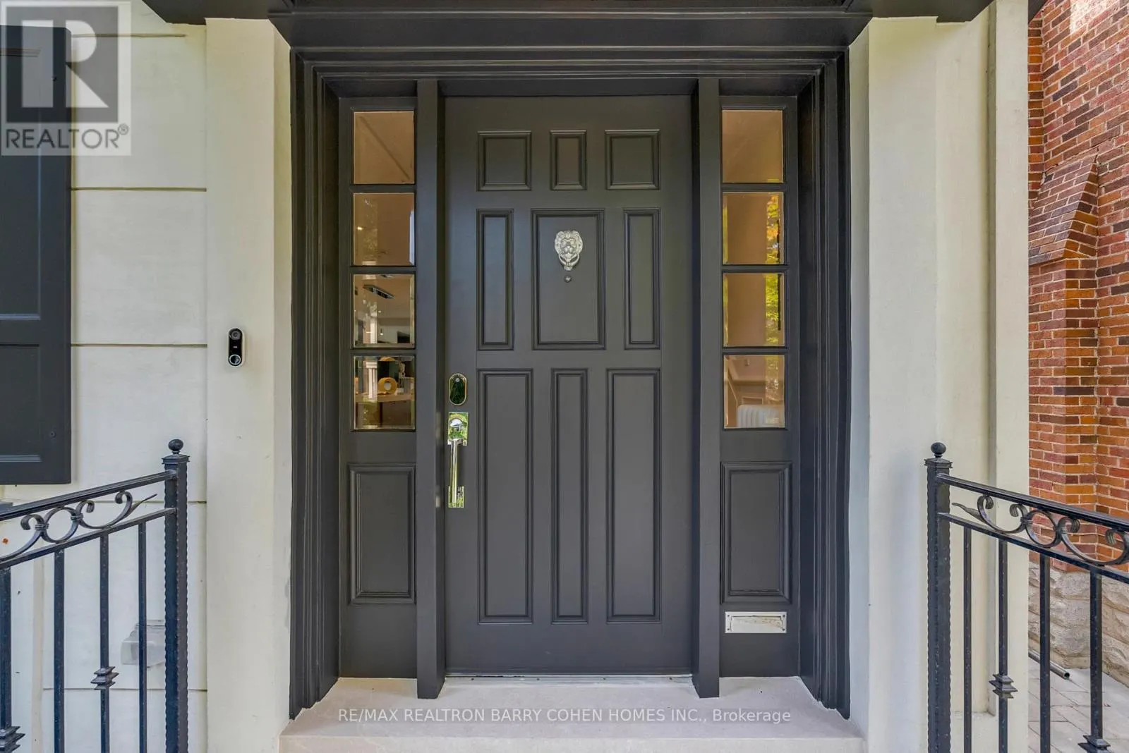 18 ASTLEY AVENUE