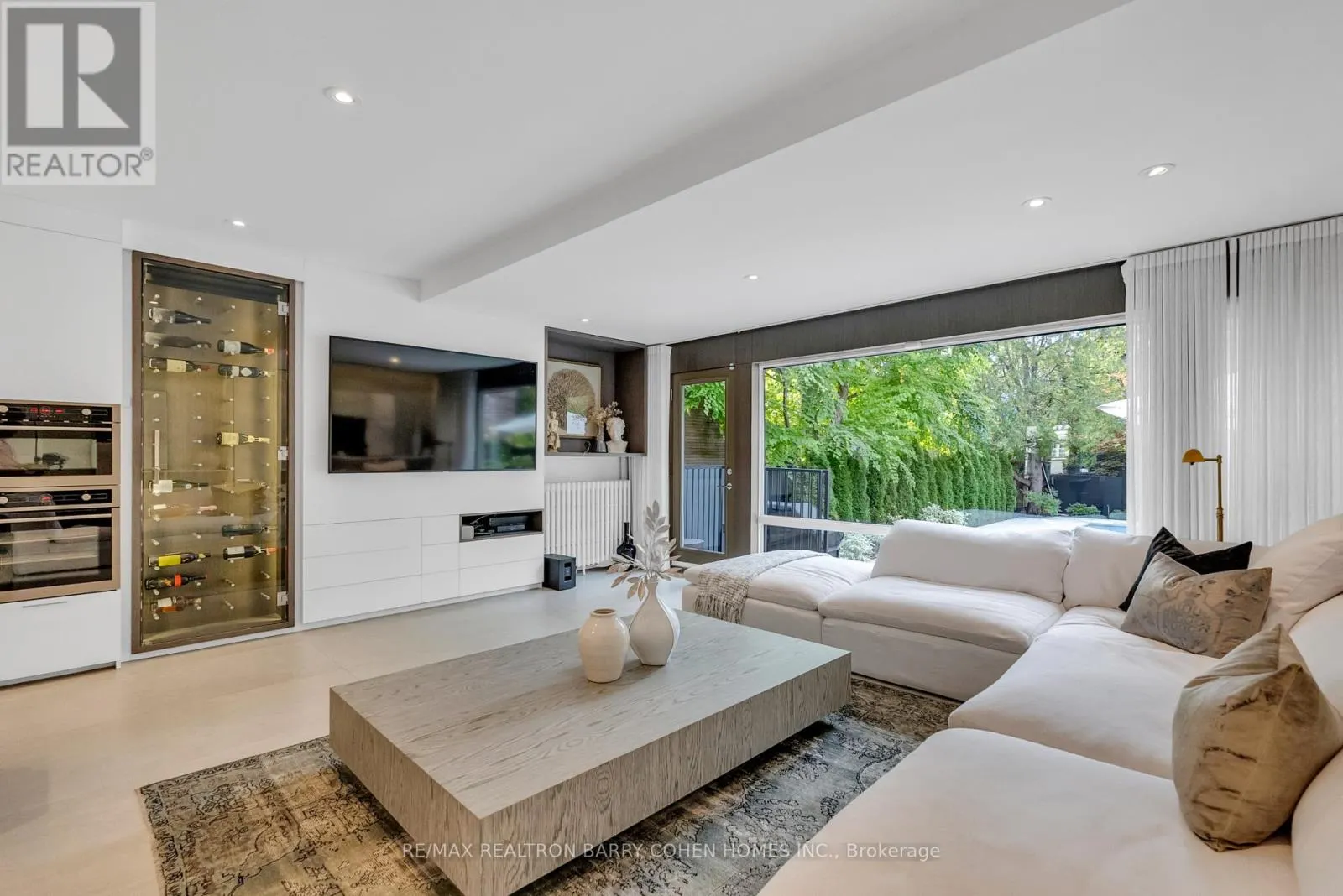18 ASTLEY AVENUE