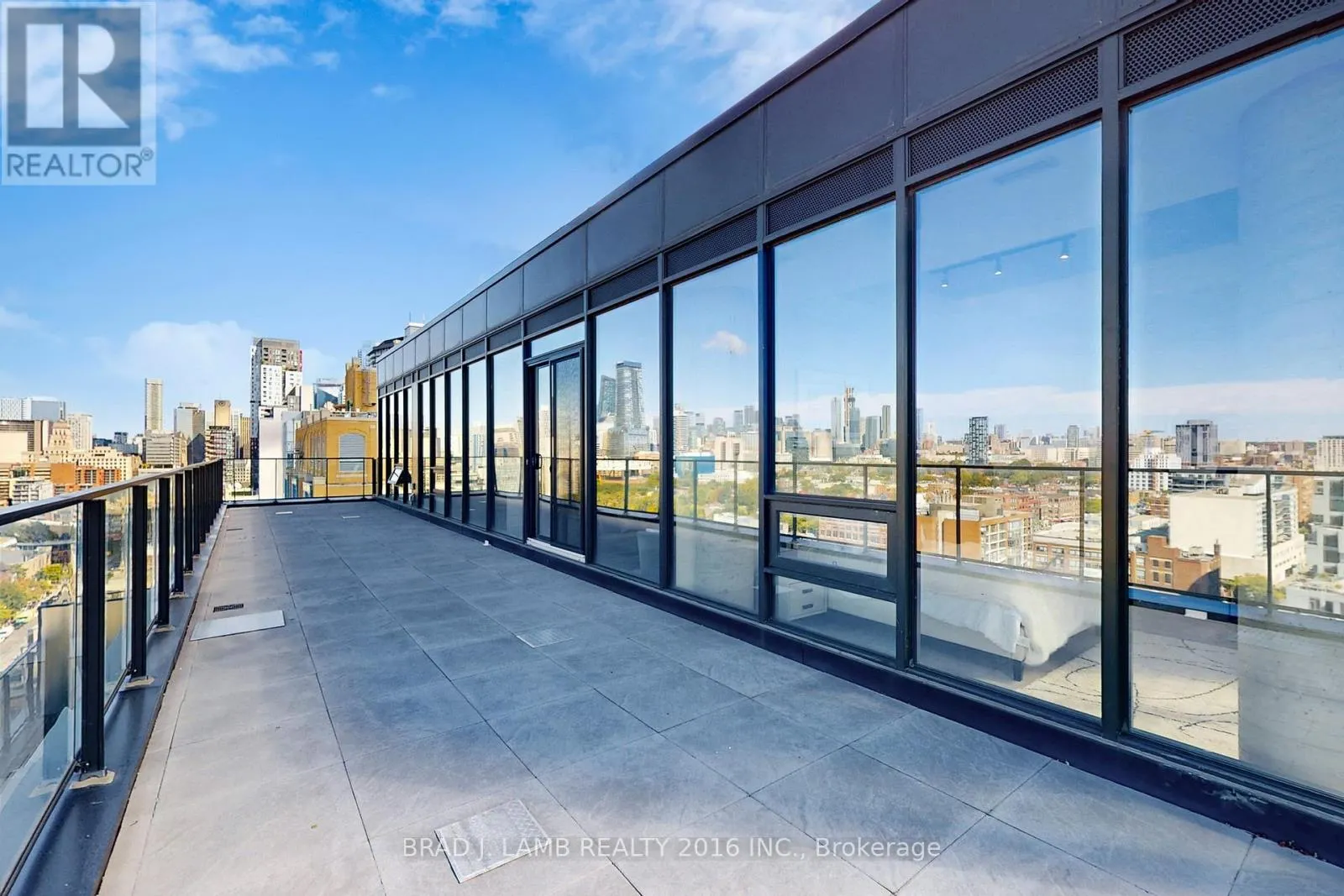 1701 - 458 RICHMOND STREET W