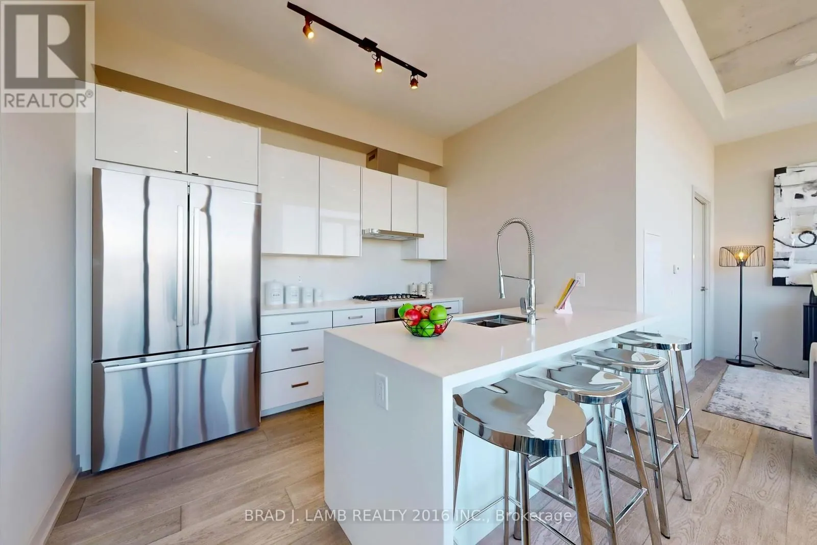1701 - 458 RICHMOND STREET W