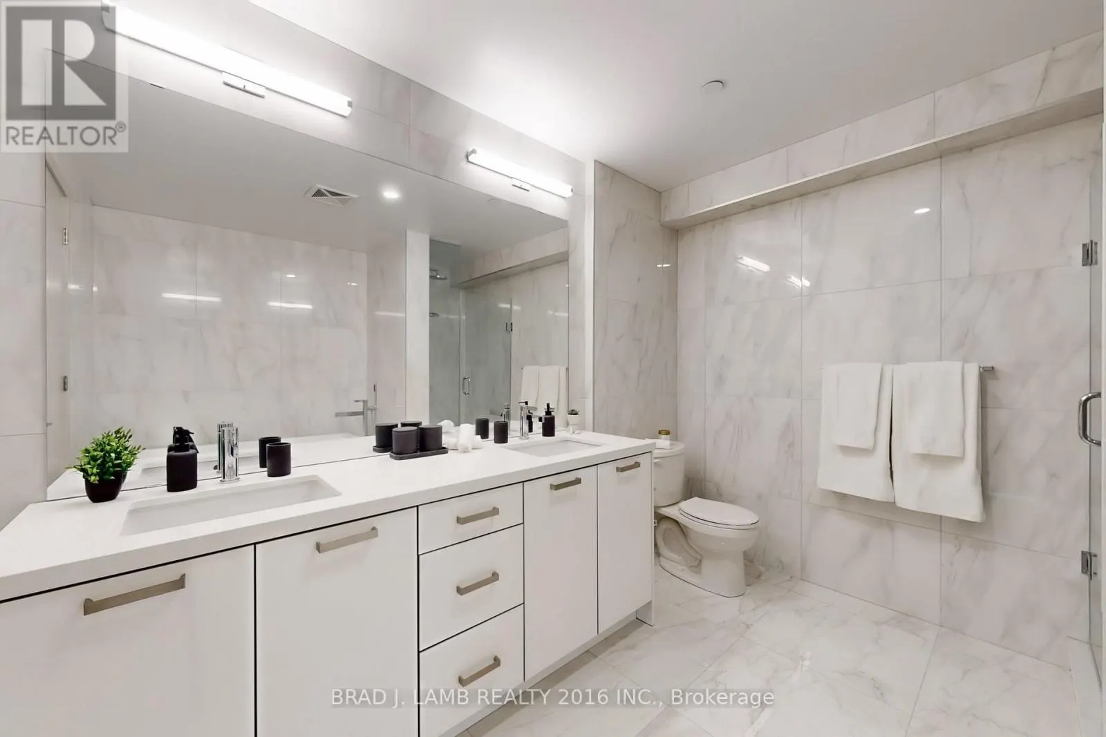 1701 - 458 RICHMOND STREET W
