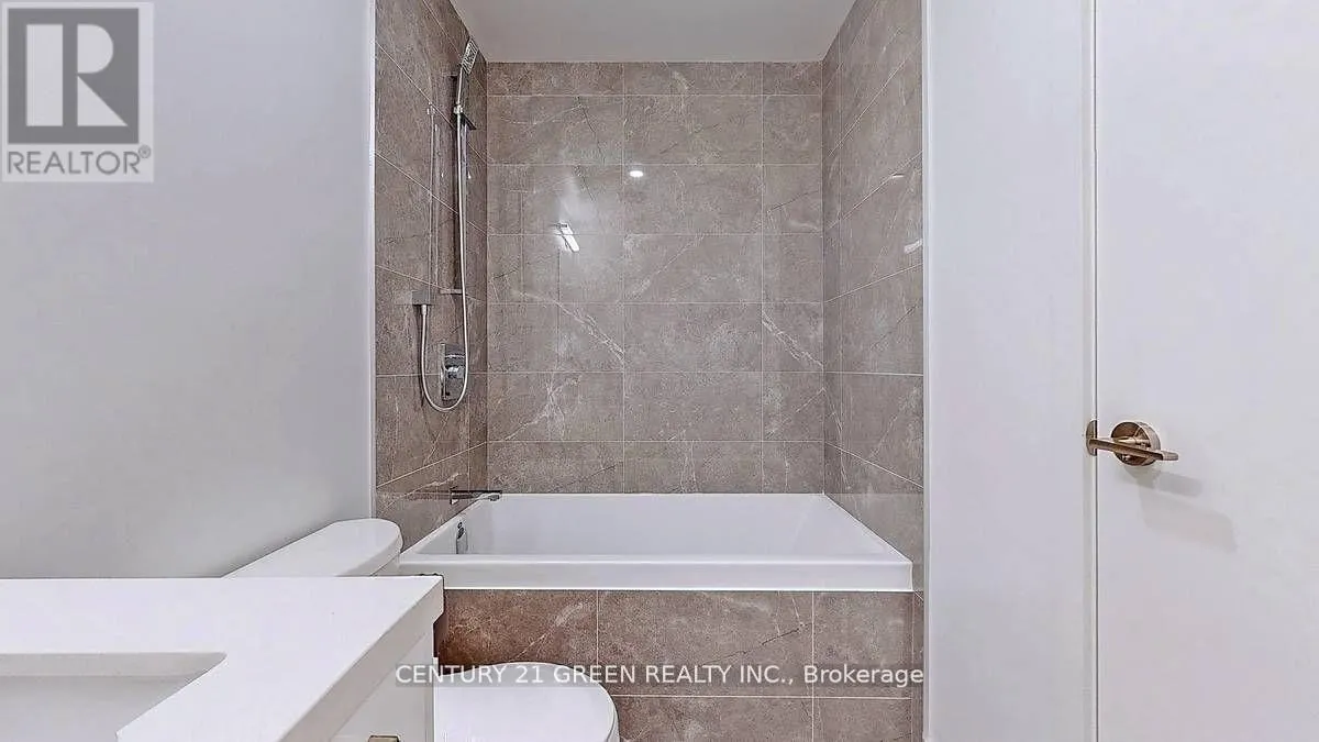 204 - 458 RICHMOND STREET W