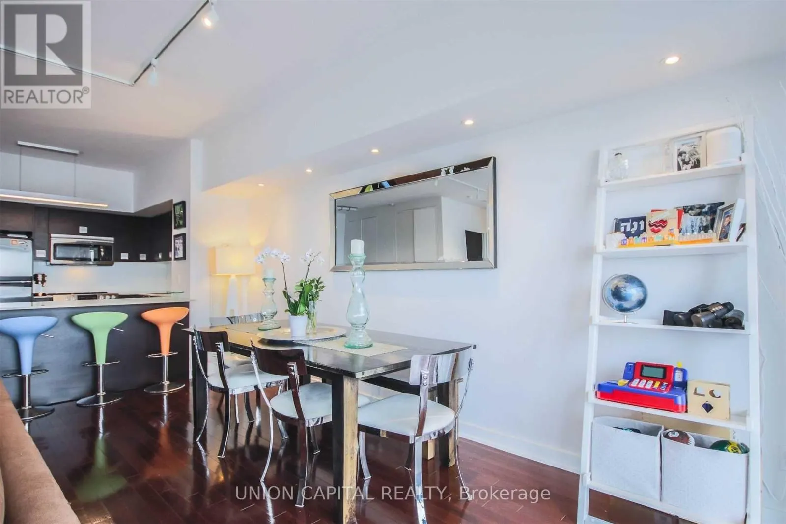 3905 - 33 CHARLES STREET E