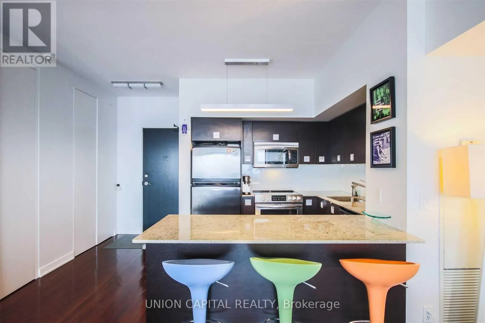 3905 - 33 CHARLES STREET E
