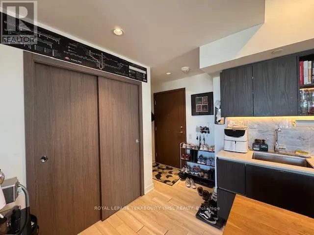 3606 - 17 BATHURST STREET